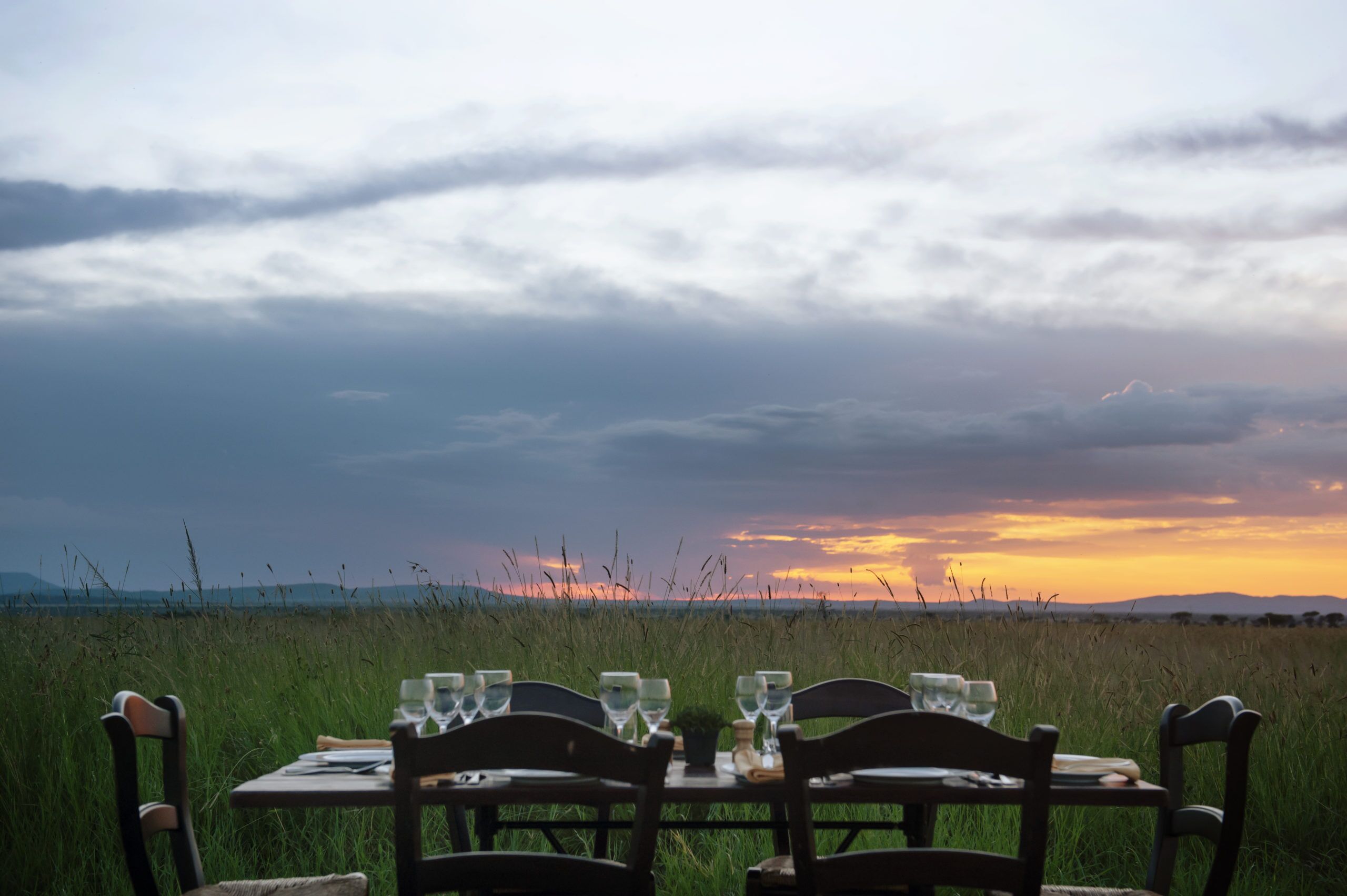 sound of silence dining outside