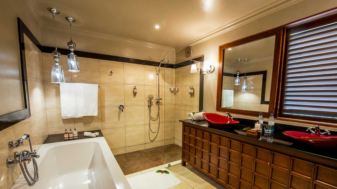 ArushaCoffeeLodge Plantation Bathroom