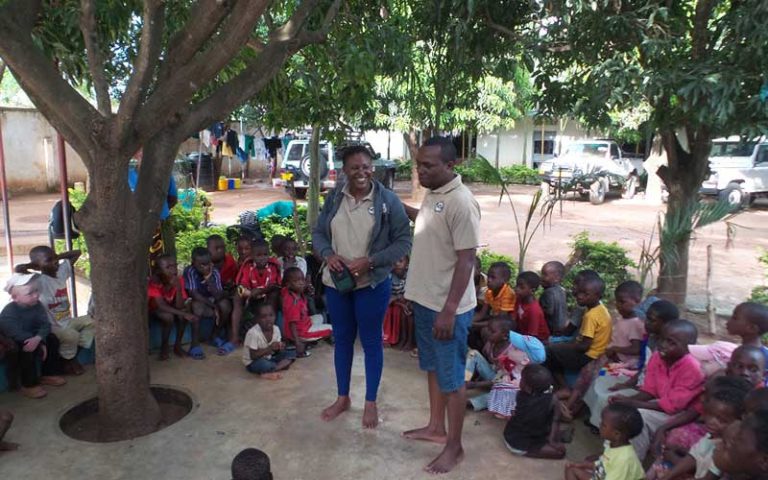 volunteering img