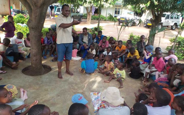 volunteering img