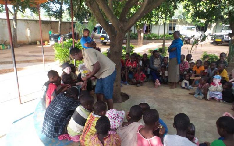 volunteering img