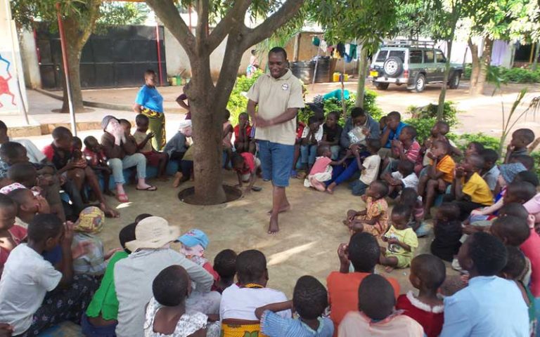 volunteering img